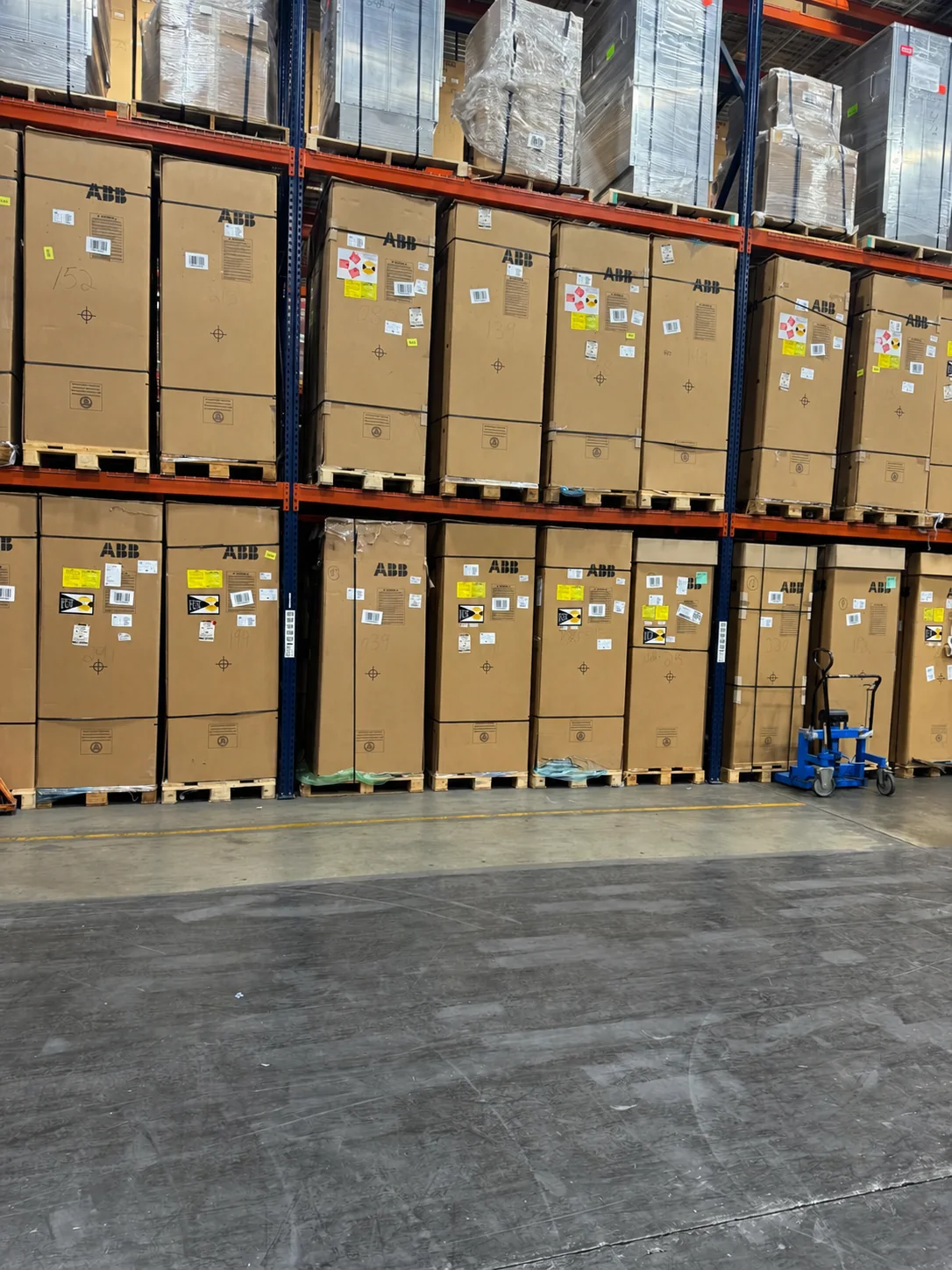 Inventario real ABB Terra 184 almacenado en bodega
