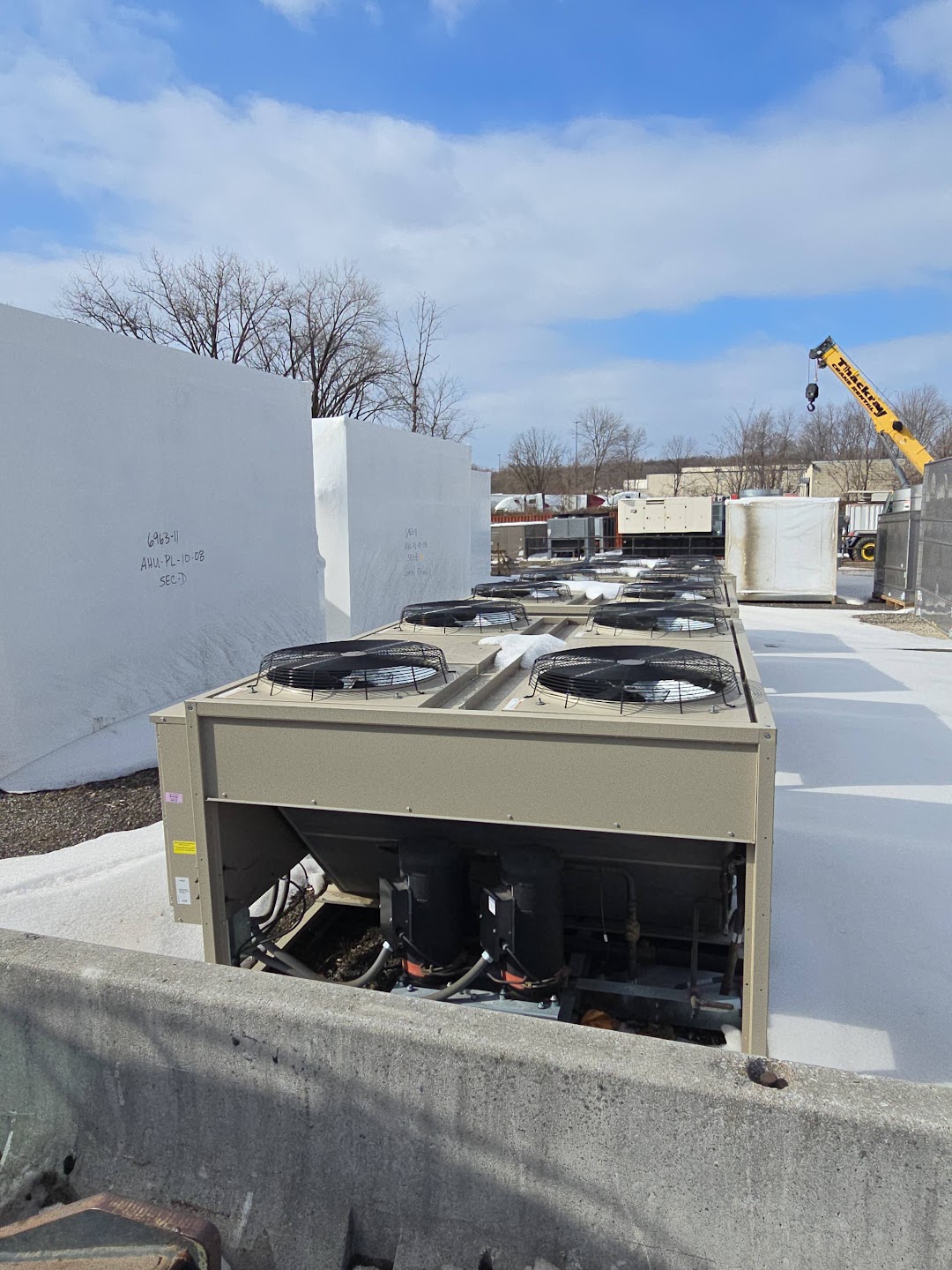 Daikin condenser cabinet and service side