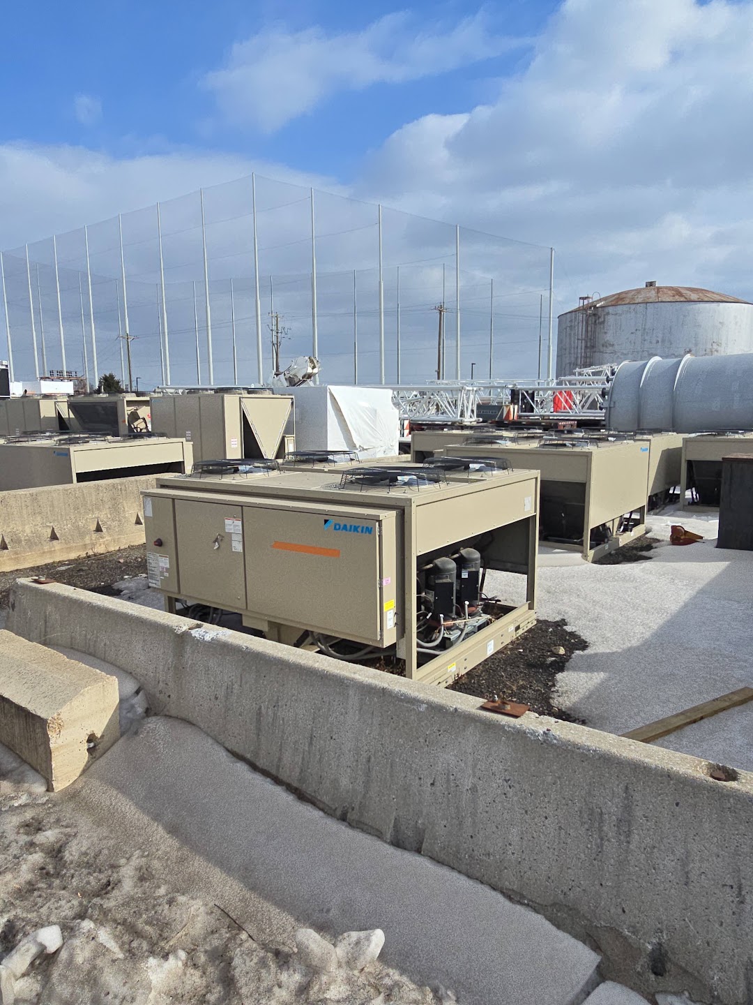 Row of Daikin RCS040D units showing fan and compressor sections